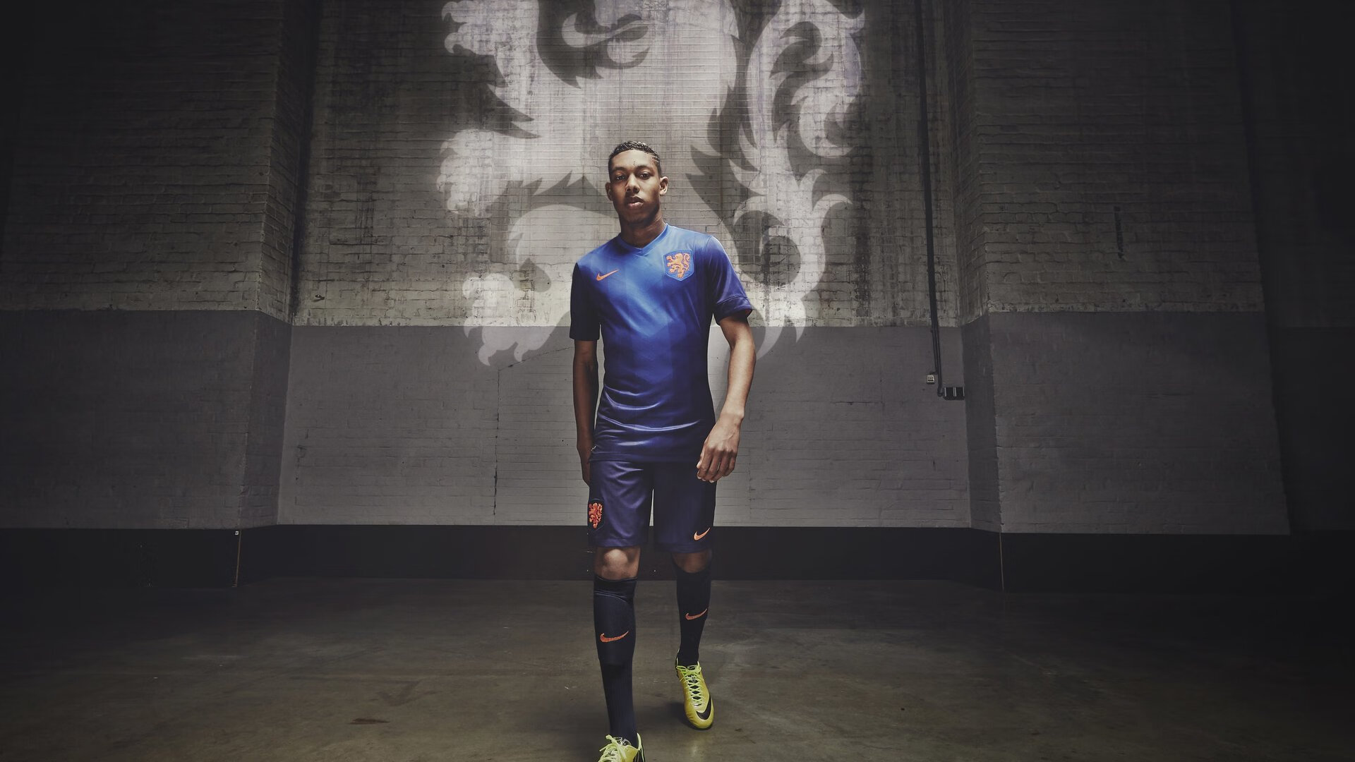 “德甲复苏势头强劲,传统劲旅逐渐追赶”,德甲经典比赛